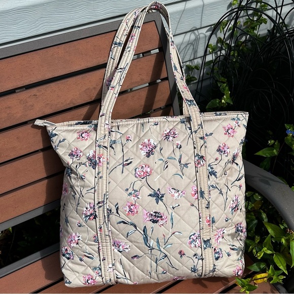 Vera Bradley Strawflowers Large Zippered Tote in Performance Twill - Picture 7 of 8